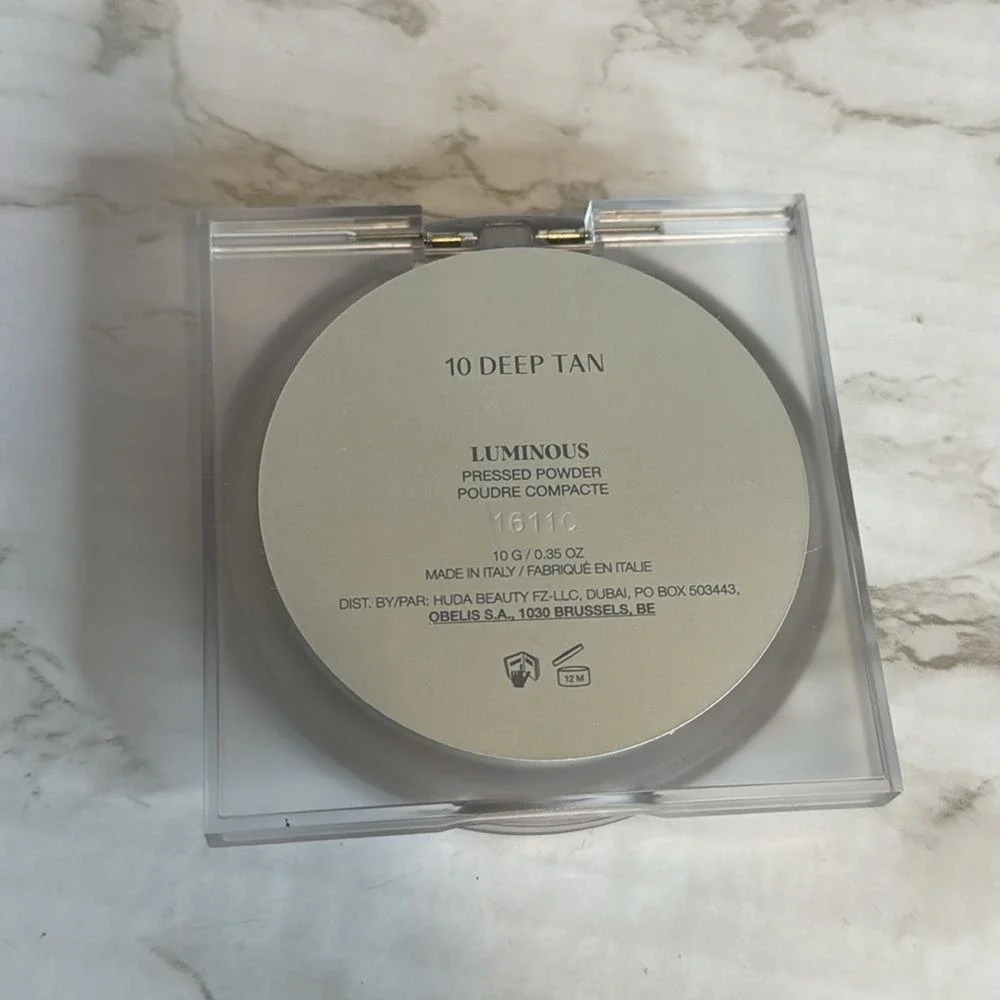 HUDA BEAUTY GloWish‎ Luminous Pressed Powder Women 10 Deep Tan 10g